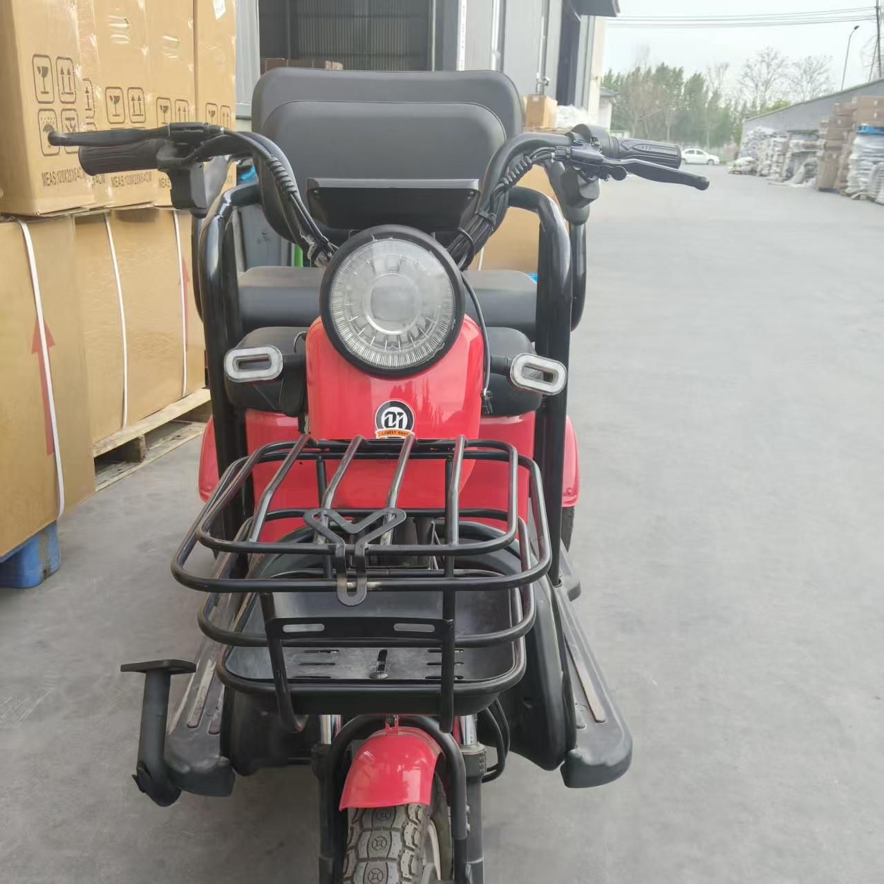 Comfortable Double-Seat Electric Tricycle Suitable for Daily Trip and Cargo Transport