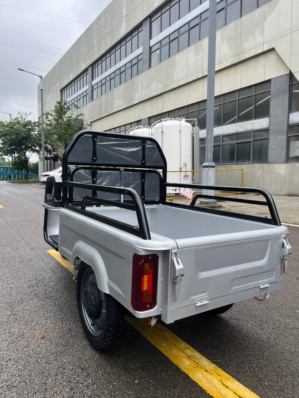 China Manufacturer Electric Cargo Tricycle Three Wheel Light Duty E-Trike Electric Tricycle for Daily Commute & Shopping - detail 2