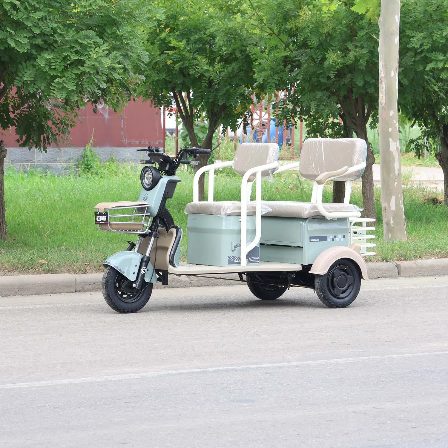 Comfortable Dual-Seat E-Trike Cargo-Capable Dual-Seat Electric Tricycle - Image 4