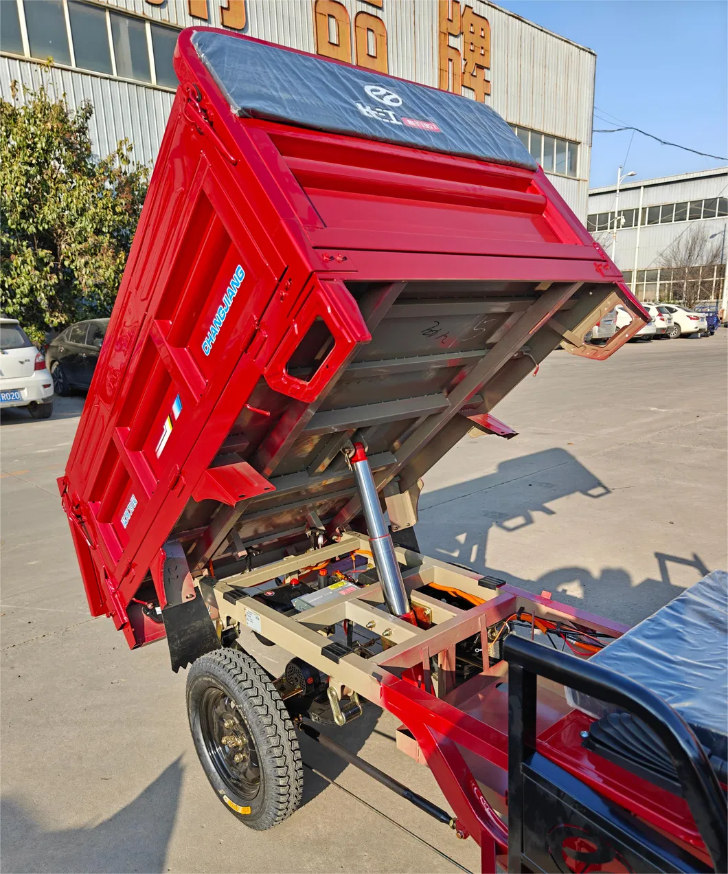 Factory Price Freight Electric Tricycle 60V1500W Electric Cargo Tricycle - detail 4