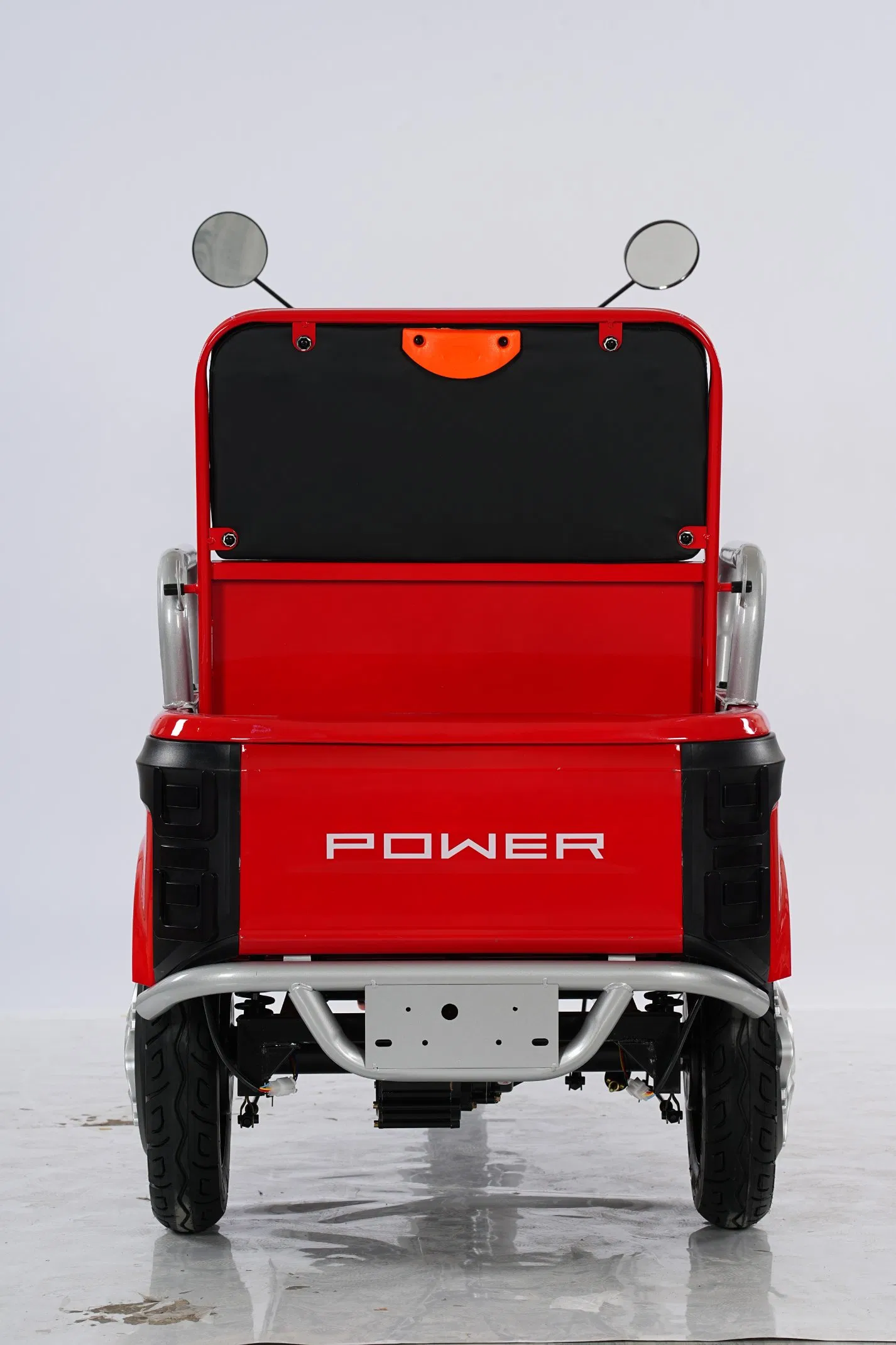 Stylish Electric Cargo Tricycle for Transporting Goods and Passengers - Image 3