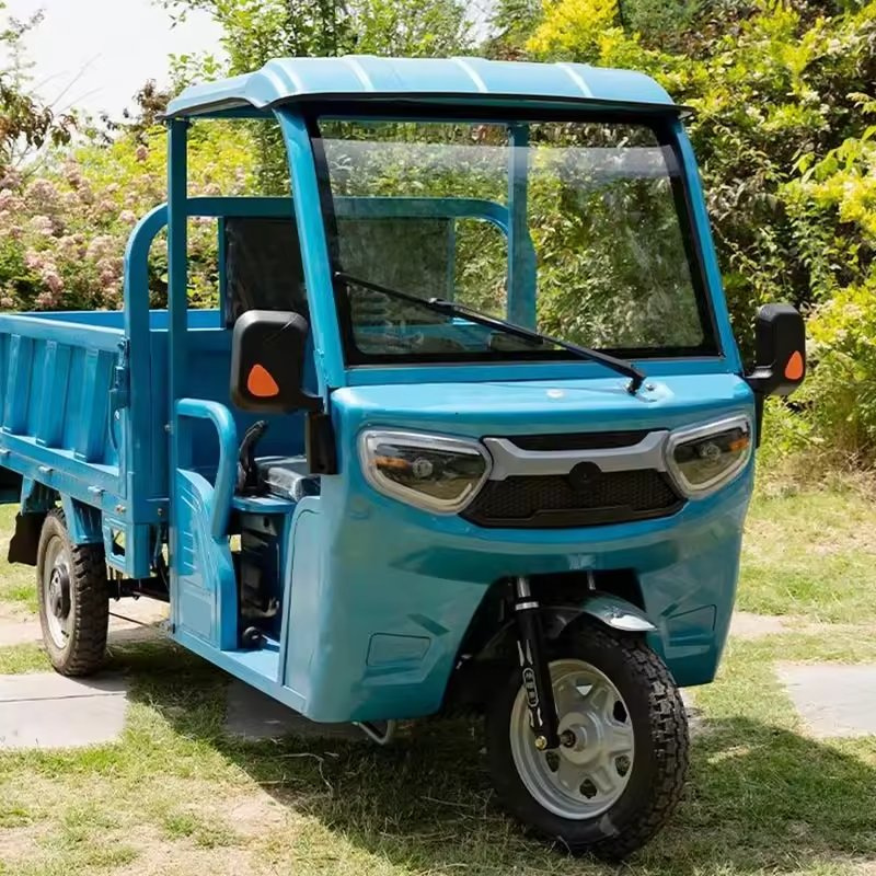 Motorized Electric Trike Passenger Cargo Tricycle Open Cabin 400kg Payload 30-50km/H Customizable Range Mileage with Semi Enclosed Cab