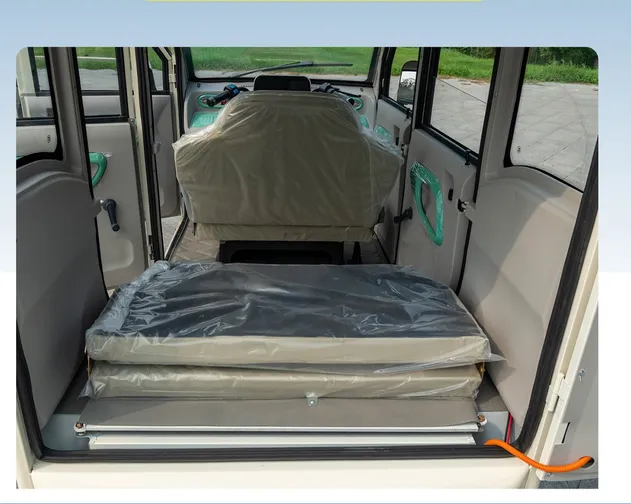 5-Door Large Space Fully Encolesd Electric Passenger Tricycle for People Carrying and Cargo Transport - detail 5