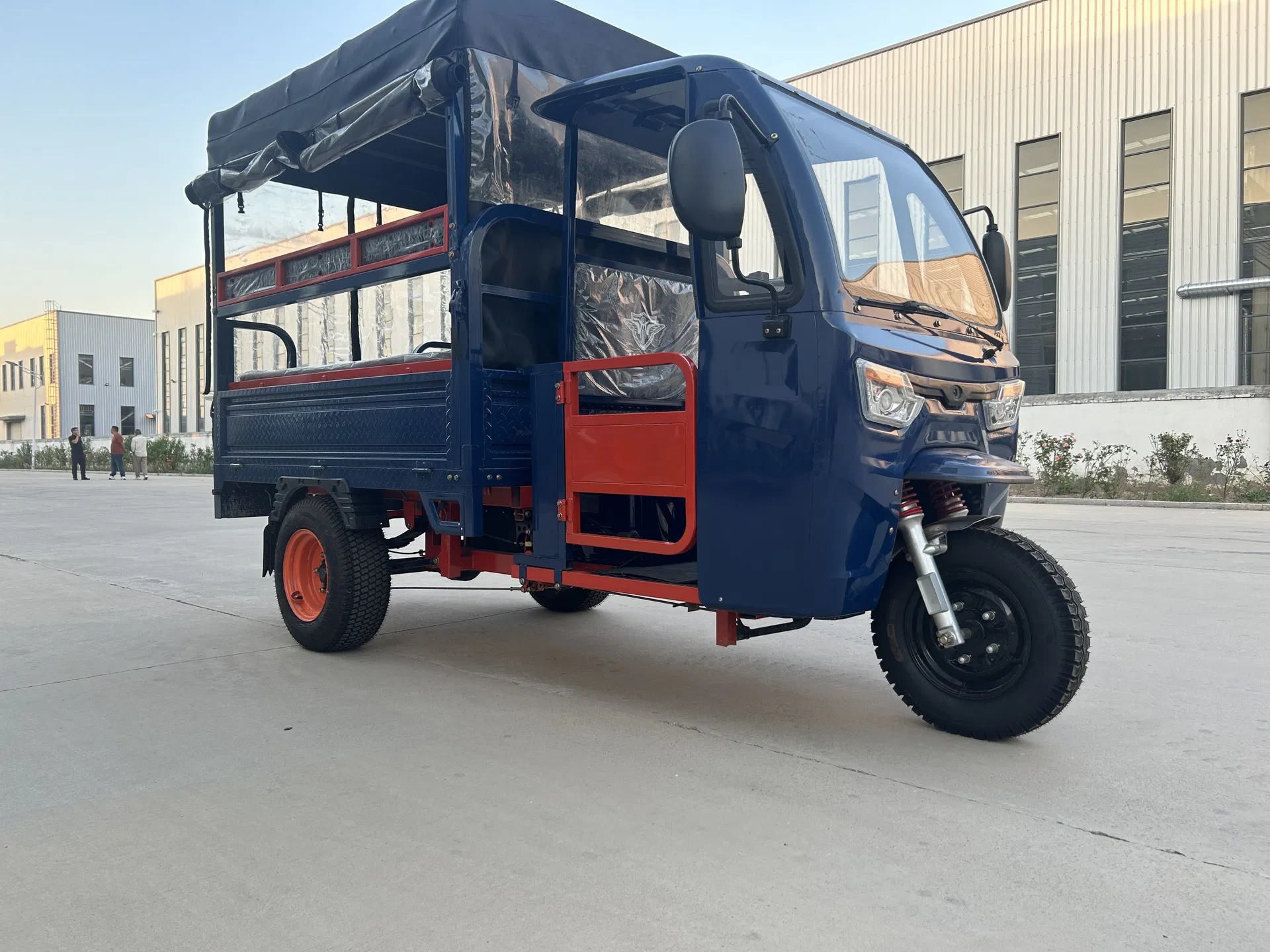 8 Seats Electric Passenger Tricycle with Multi-Use Rear Cargo Box - detail 1