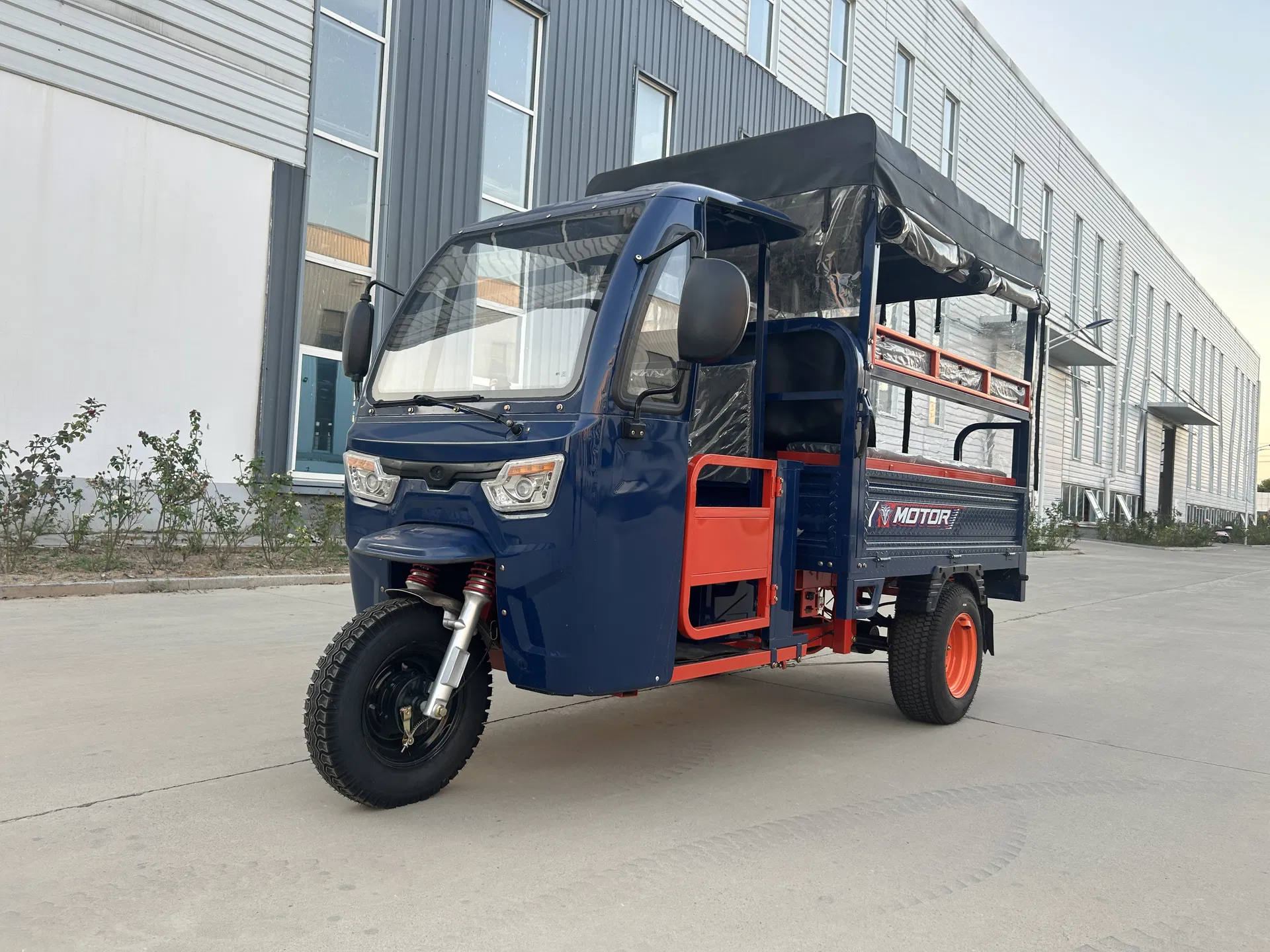 8 Seats Electric Passenger Tricycle with Multi-Use Rear Cargo Box - detail 2