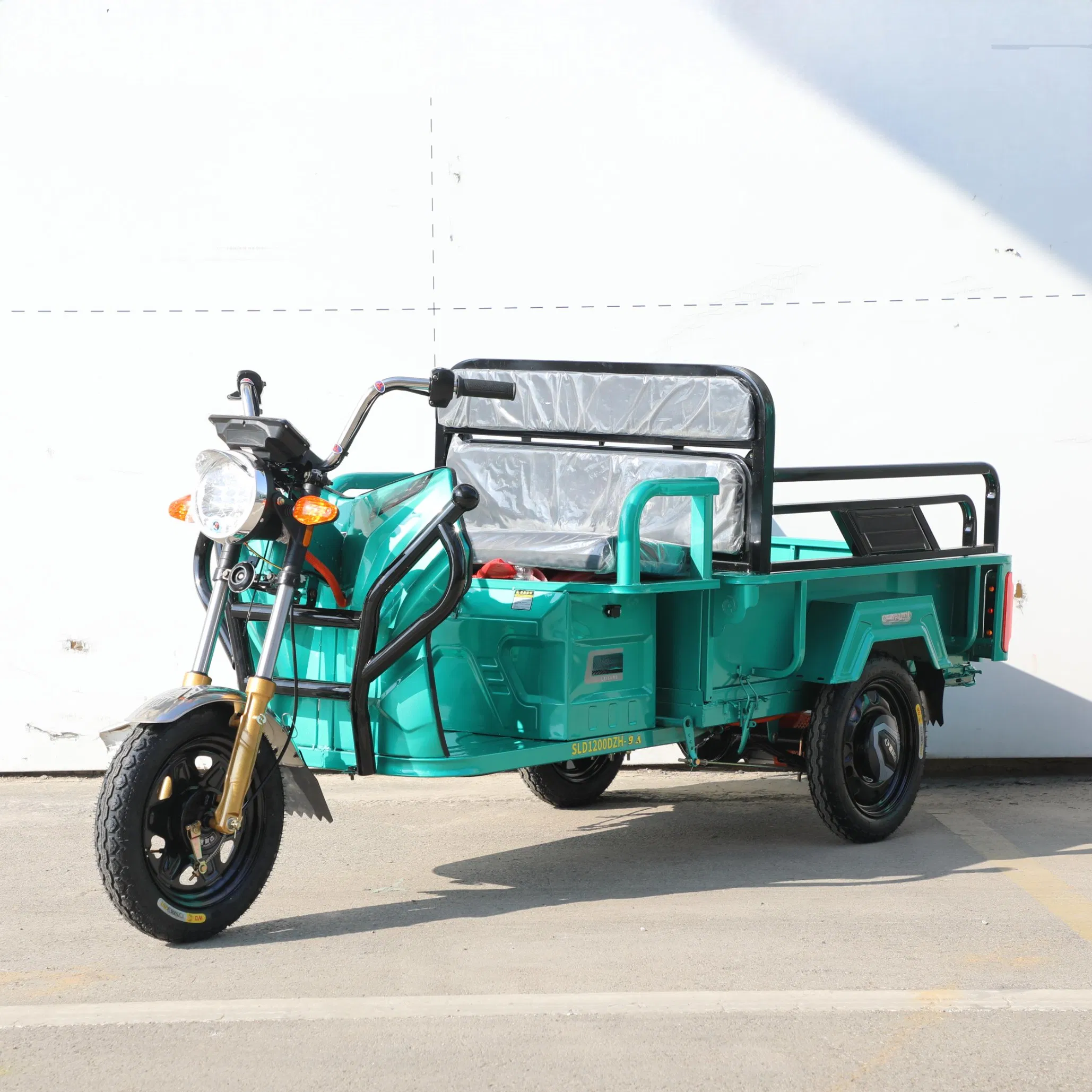 Heavy-Duty Handle-Controlled Electric Tricycle with Open Bed for Farm Market Cargo Delivery - Image 4