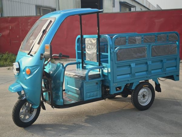 Personalizable 1000W Partially Covered Heavy Duty Electric Cargo Tricycle Ideal for Heavy Load Hauling Routine Needs - Image 4