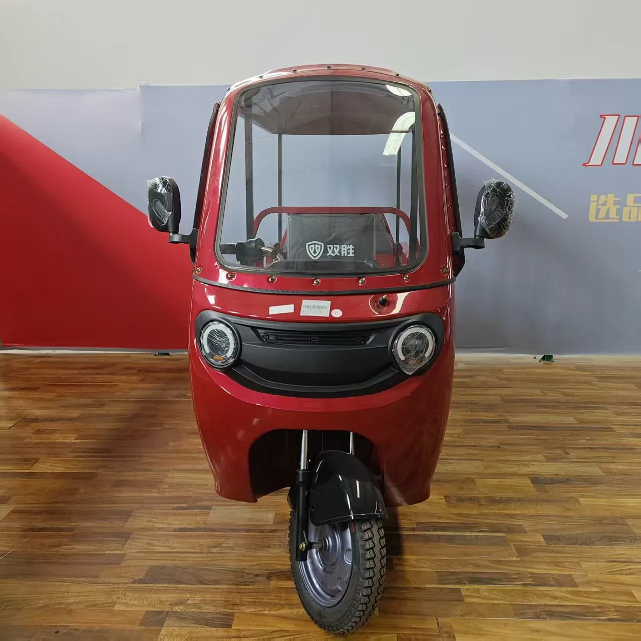Motor Tricycle Style Electric Cargo Tricycle 72V Folding Cabin Design for Passenger and Cargo Use - Image 6