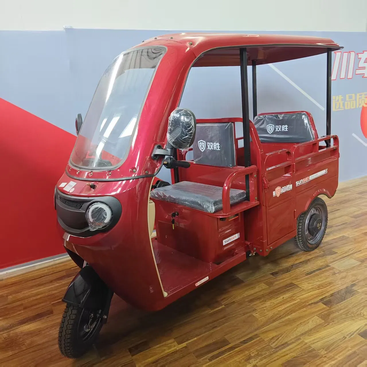 Motor Tricycle Style Electric Cargo Tricycle 72V Folding Cabin Design for Passenger and Cargo Use - detail 2